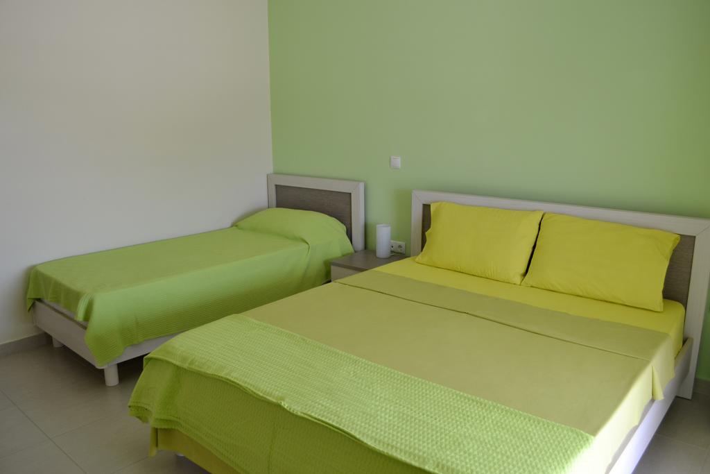 Riviera Rooms Химар Стая снимка
