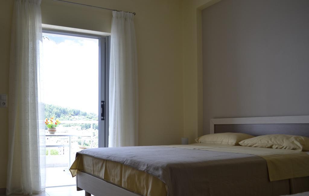 Riviera Rooms Химар Стая снимка