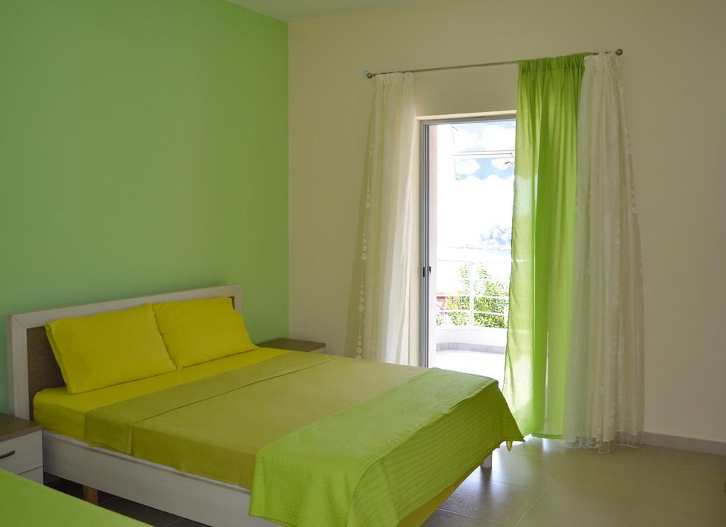 Riviera Rooms Химар Стая снимка