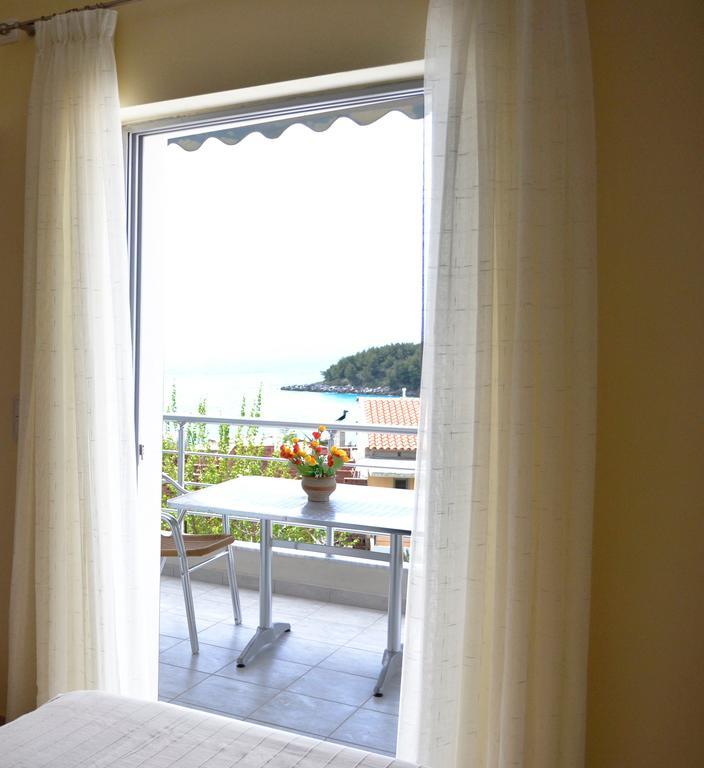 Riviera Rooms Химар Стая снимка